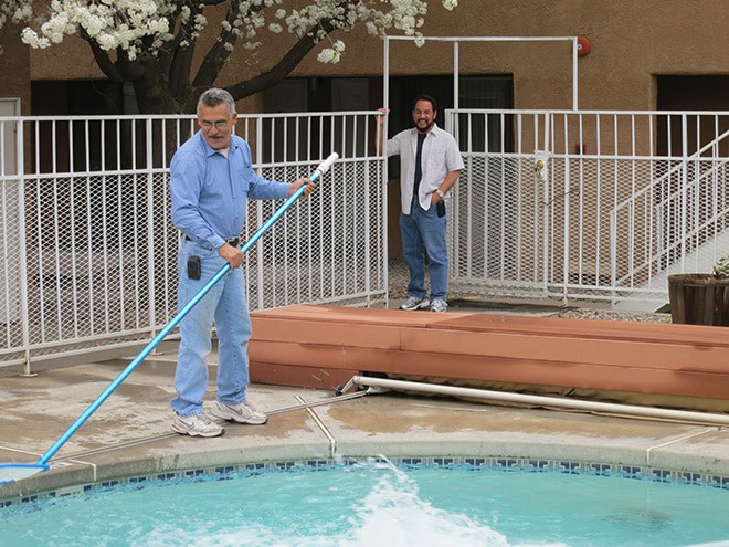 Salida Del Sol - Jose Cleaning Swimming Pool